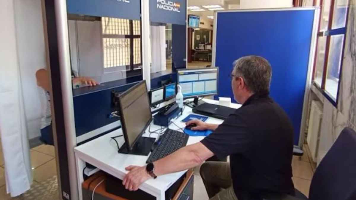 Oficina de la Policía Nacional durante la renovación del DNI