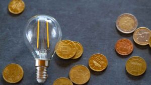 Precio de la luz hoy, 29 de julio, por horas y franjas: descubre cuándo es más barato encender tus electrodomésticos