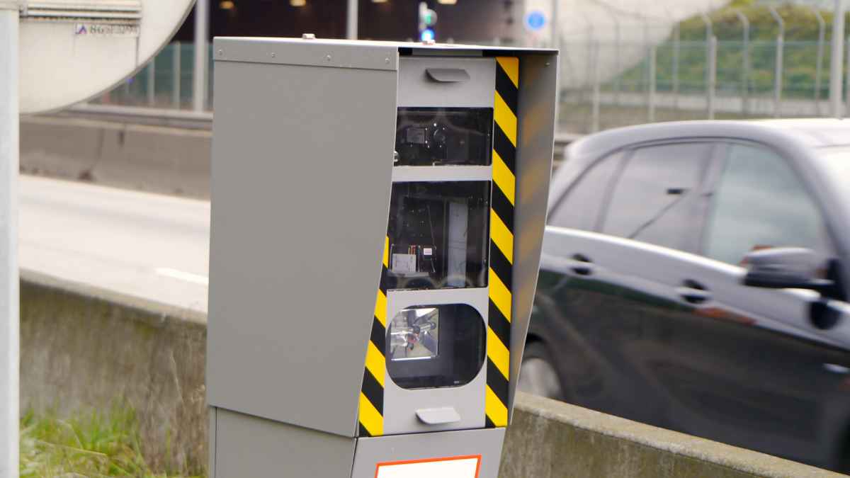 Radar fijo situado en la autovía de las Rías Baixas que más multas registra en Galicia.