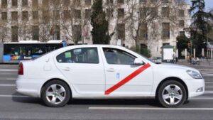 Madrid impone nuevos requisitos para ser taxista y ya no hará falta conocer las calles de memoria