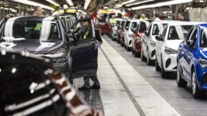 Retiro masivo de más de 600.000 coches Citroën, Opel y Peugeot por un fallo en el motor: garantizan hasta 10 años de cobertura
