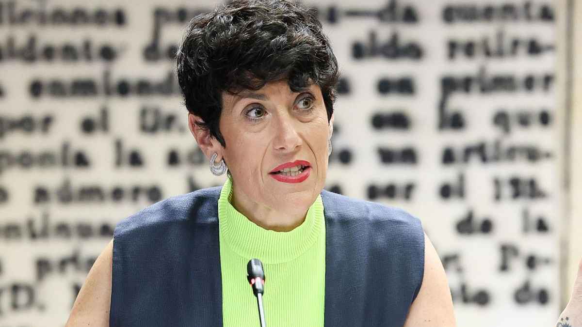 Elma Saiz explicando la propuesta de la Seguridad Social para mutualistas del Reta