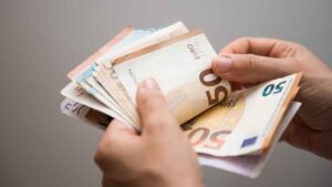 El SEPE aclara quiénes pueden cobrar un subsidio indefinido desde los 52 años: requisitos y claves para acceder a esta ayuda