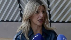 Los mayores de 52 años cobrarán casi 500 euros y podrán trabajar sin perder la ayuda del SEPE: requisitos imprescindibles