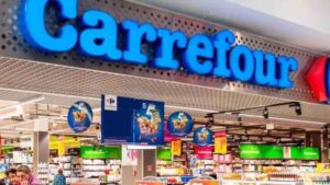 Buenas noticias de Carrefour para todos los mayores de 65: esta es la tarjeta que deben conseguir para obtener descuentos y beneficios