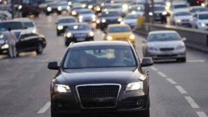 Circular en coche ya cuesta siete euros por semana en algunas ciudades españolas con las nuevas tasas aprobadas por los ayuntamientos