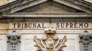 Una trabajadora pierde la batalla judicial contra un hotel tras encadenar más de 100 contratos en seis años: el Supremo aclara en qué casos se reconoce la condición de indefinido
