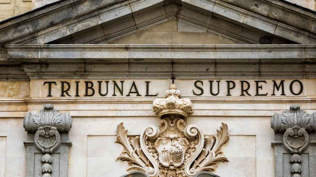 Fachada del Tribunal Supremo que resolvió el caso de contratos temporales en hotel de Cádiz