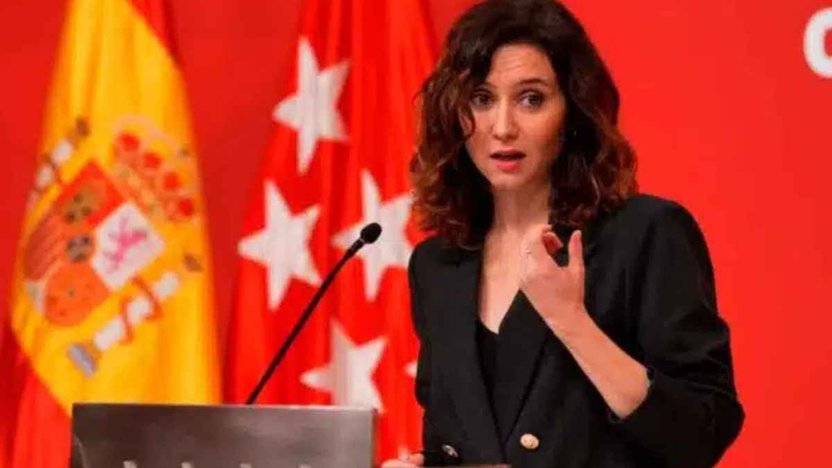 Isabel Díaz Ayuso durante una rueda de prensa sobre contratos públicos