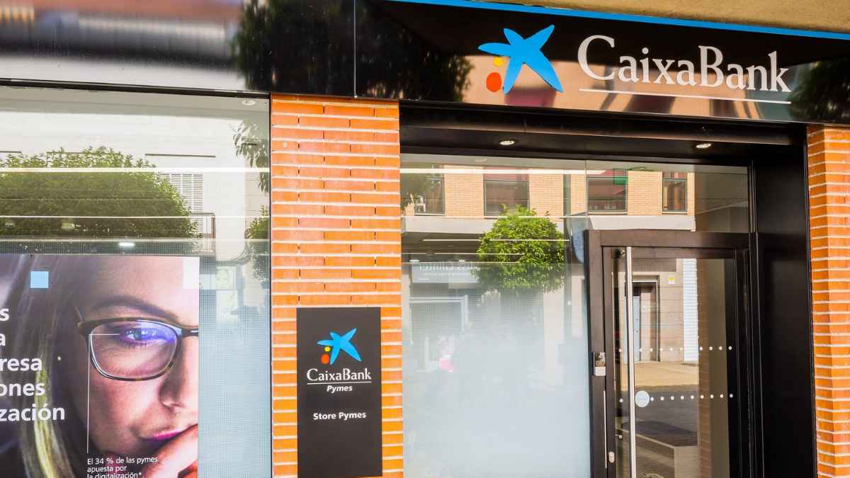 Sucursal de CaixaBank donde está disponible la oferta de la casa de 174 metros cuadrados por 46.000 euros