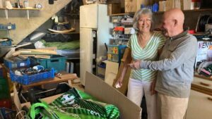 Dos jubilados de 81 y 86 años compran su primer piso tras más de 20 años en una vivienda protegida