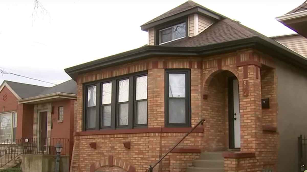 Fachada de casa ocupada en South Side de Chicago recuperada en 24 horas tras acuerdo de 4.300 dólares