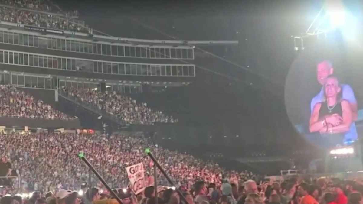 efecto coldplay concierto pareja pantalla nestle relaciones laborales