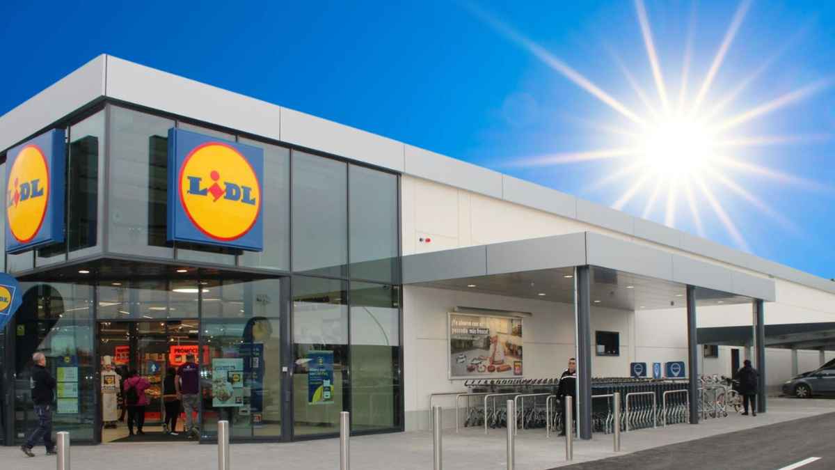 Fachada de supermercado Lidl en España donde se vende un accesorio práctico y versátil por menos de 5 euros