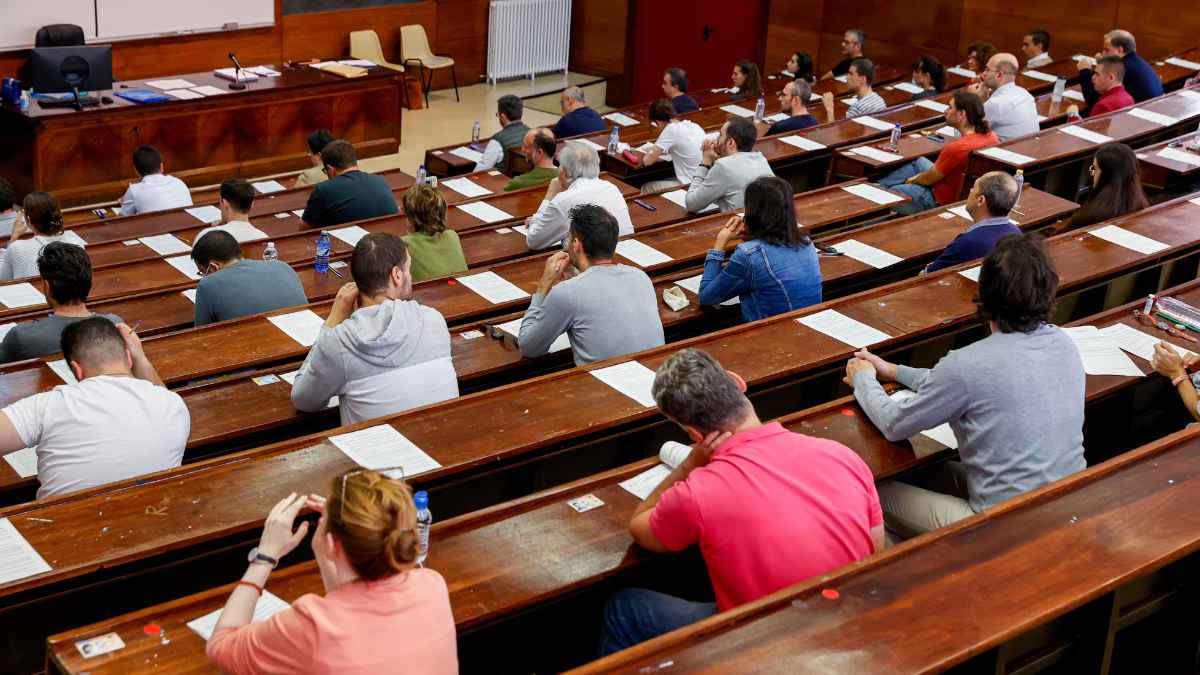 Oposiciones 2025 con 2.377 plazas y bolsas de empleo para ESO y Bachillerato