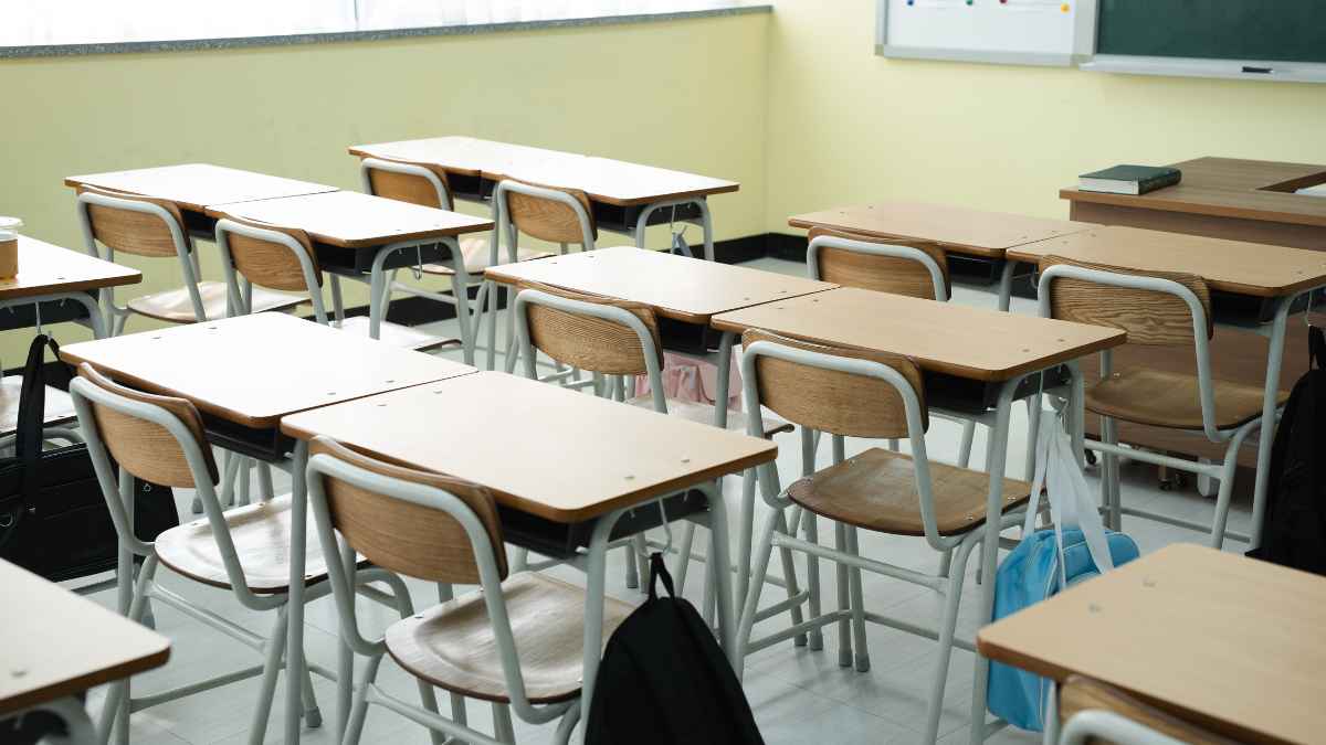 Aula de instituto vacío relacionado con profesora descubierta tras 16 años de baja cobrando 5000 euros