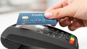 Cada vez menos alemanes usan la tarjeta de crédito y la razón puede cambiar tu forma de pagar en España