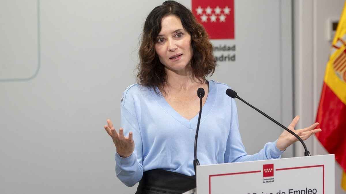 Presidenta de la Comunidad de Madrid durante la presentación del nuevo Carnet Senior con descuentos para mayores de 60 años