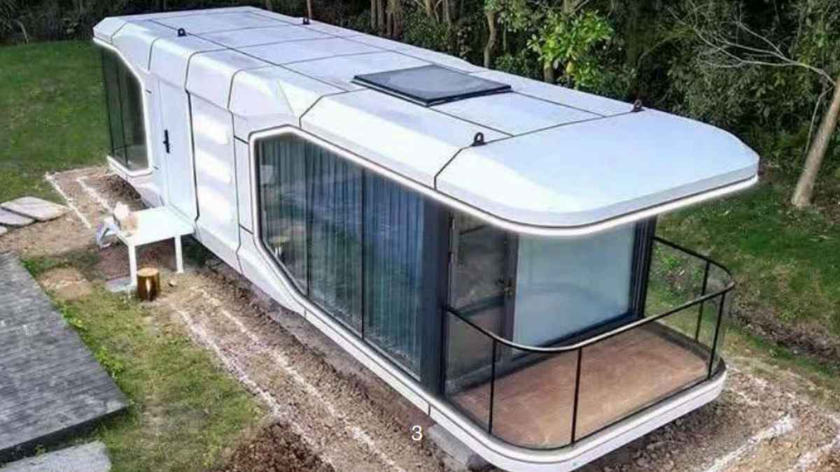 Casa cápsula china instalada en España con diseño modular y todo incluido