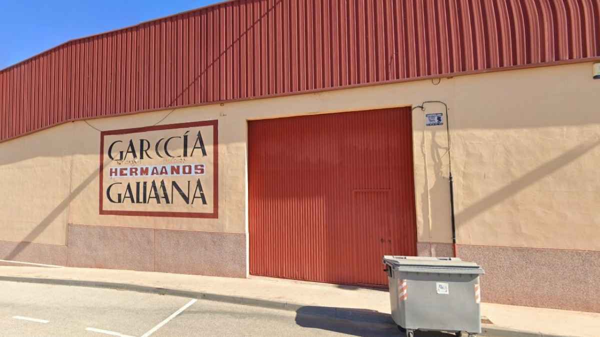 Fábrica Hermanos García Galiana cerrada en Algorfa dedicada a envases de madera en la Vega Baja