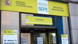 Entrada de una oficina del SEPE donde se tramitan prestaciones por desempleo