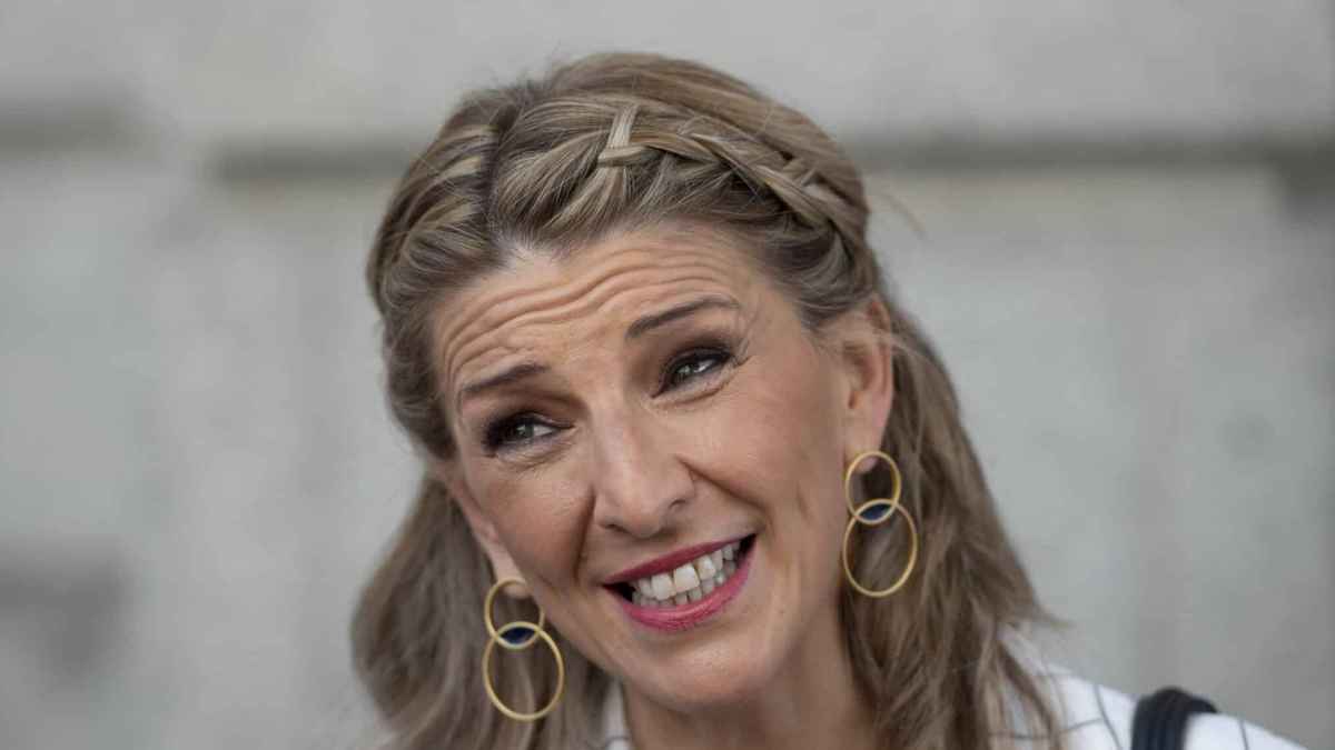 La ministra de Trabajo Yolanda Díaz defiende la reducción de jornada laboral a 37 horas y media semanales.