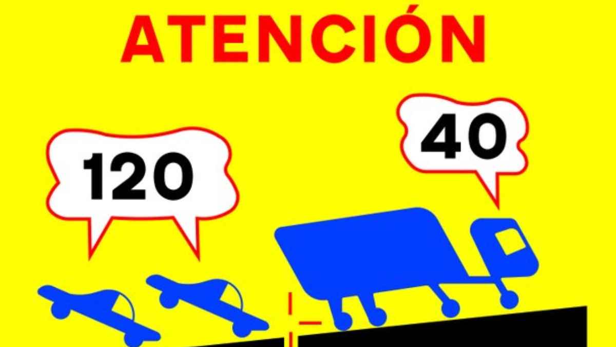 nueva señal de tráfico S-993 de la DGT que advierte del riesgo de colisiones por alcance en autopistas