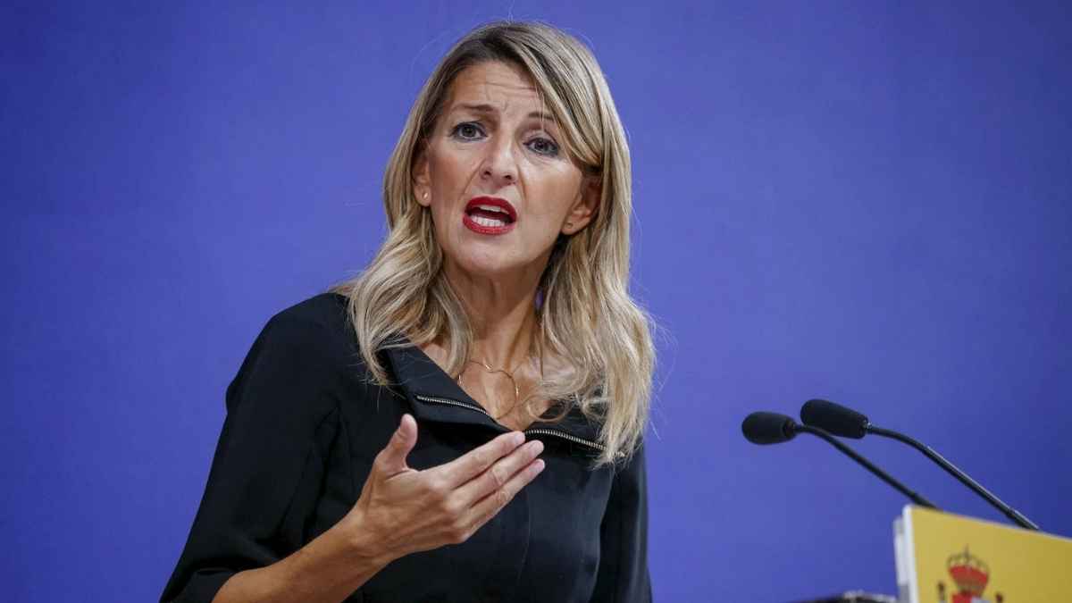 Ministra de Trabajo durante la presentación del nuevo reglamento de control horario con tramitación urgente y régimen sancionador
