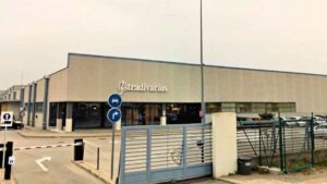 Se buscan 10 operarios/as con el título de E.S.O. para trabajar en el centro logístico de Stradivarius en Sallent (Barcelona)