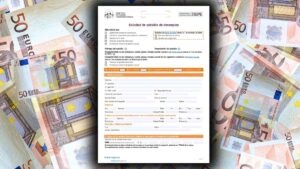 Formulario del SEPE para solicitar la prestación asistencial por desempleo sobre fondo de billetes de 50 euros