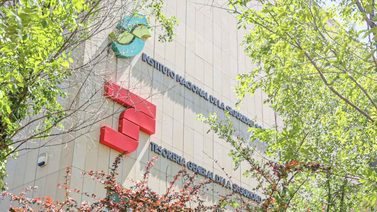 Fachada del Instituto Nacional de la Seguridad Social donde se tramitan pensiones y jubilaciones en España