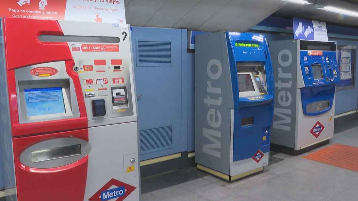 Máquinas expendedoras del Metro de Madrid donde se puede comprar la Tarjeta Turística de transporte público