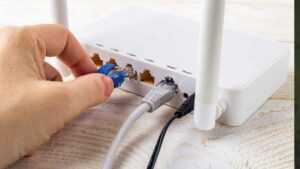 Este es el truco para descubrir quién está conectado al WiFi de tu vivienda sin que lo sepas