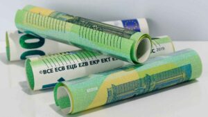 Miles de ciudadanos nacidos entre 1960 y 2002 podrán solicitar una ayuda de hasta 1.595 euros