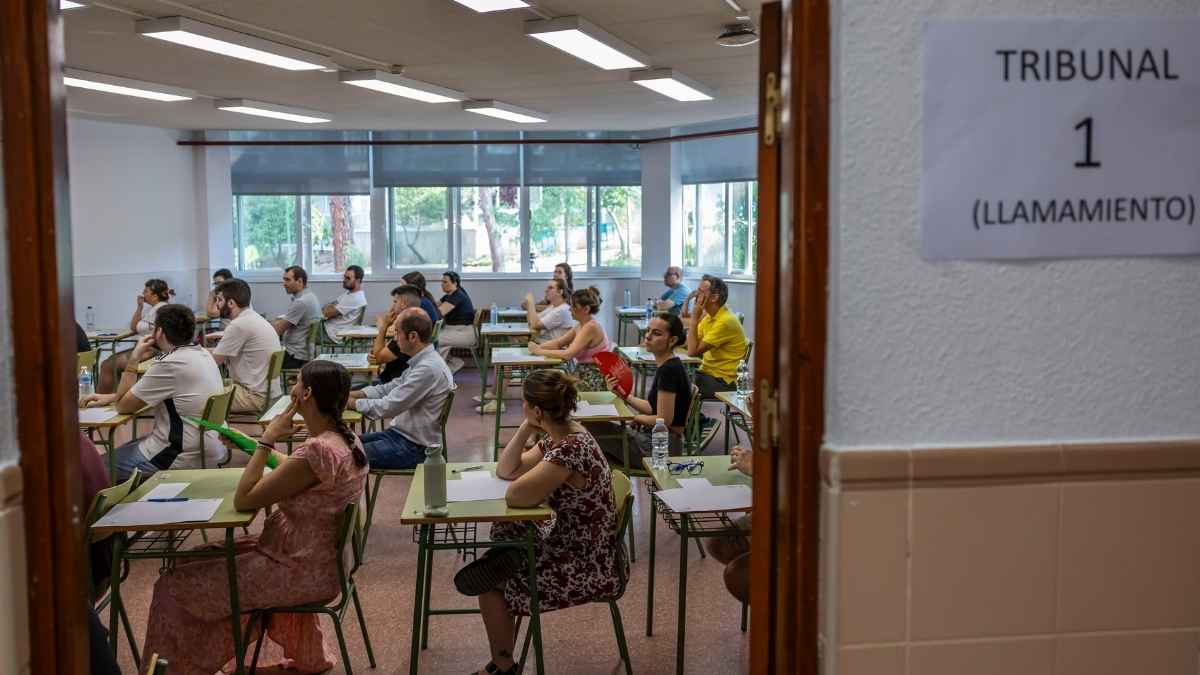 Aspirantes a maestros durante las oposiciones en la Comunitat Valenciana convocadas por el BOE en 2025