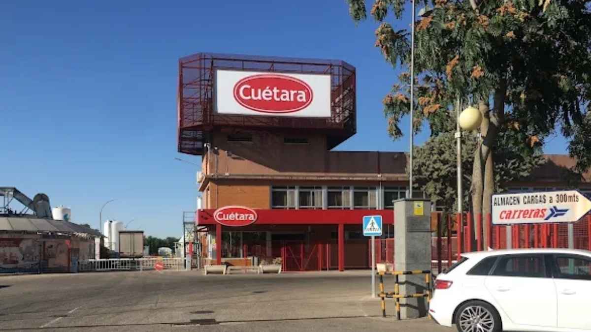 Fábrica de Cuétara en Reinosa vista desde el exterior