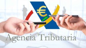 Hacienda avisa sobre lo que ocurre cuando envías más de 6.000 euros a un familiar por transferencia