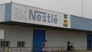 Nestlé lanza 25 ofertas de empleo para trabajar en España: contrato indefinido, sueldo hasta 2.900 euros y teletrabajo