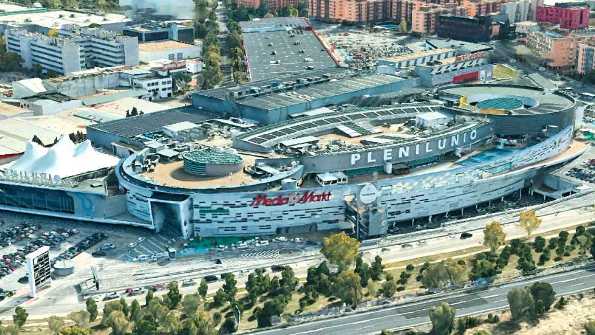 Oferta de empleo en KIKO Milano para dependiente/a en el centro comercial Plenilunio de Madrid durante la campaña de Navidad.