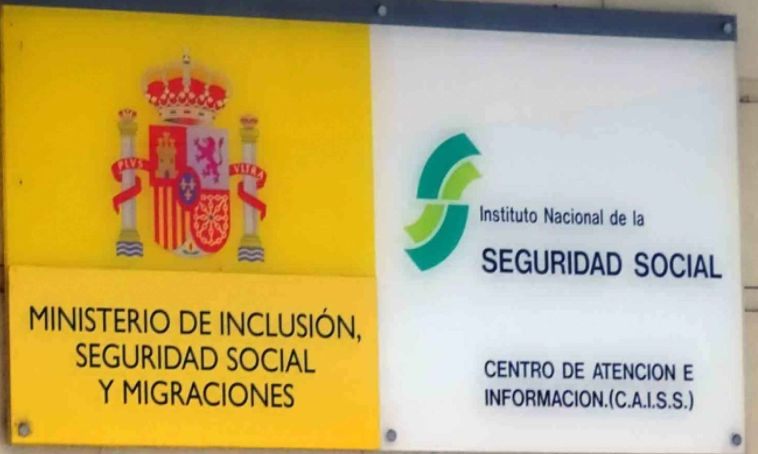 Oficina del Instituto Nacional de la Seguridad Social donde un pensionista denuncia un error en el cálculo de su pensión