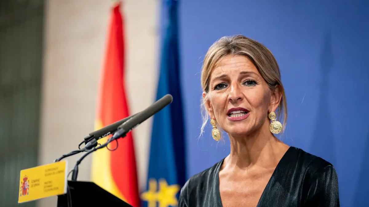 Ministra de Trabajo durante el anuncio del permiso de 4 días con el 100% del salario por lluvias e inundaciones.