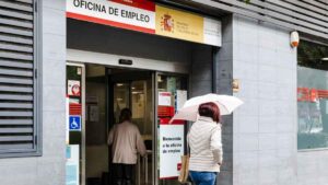 El SEPE informa de cómo funciona la prestación por desempleo para los trabajadores fijos discontinuos