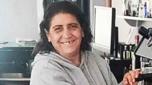 Así es el día a día de Yolanda la hostelera que reabrió el único bar de su pueblo y apenas gana 1.000 euros