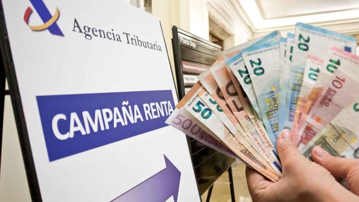 Campaña de la renta 2026 de la Agencia Tributaria y dinero en efectivo por ayudas del SEPE