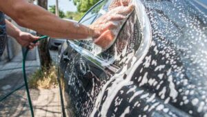 El descuido más tonto al volante empieza a costar 200 euros: la DGT advierte del riesgo de multas mucho mayores