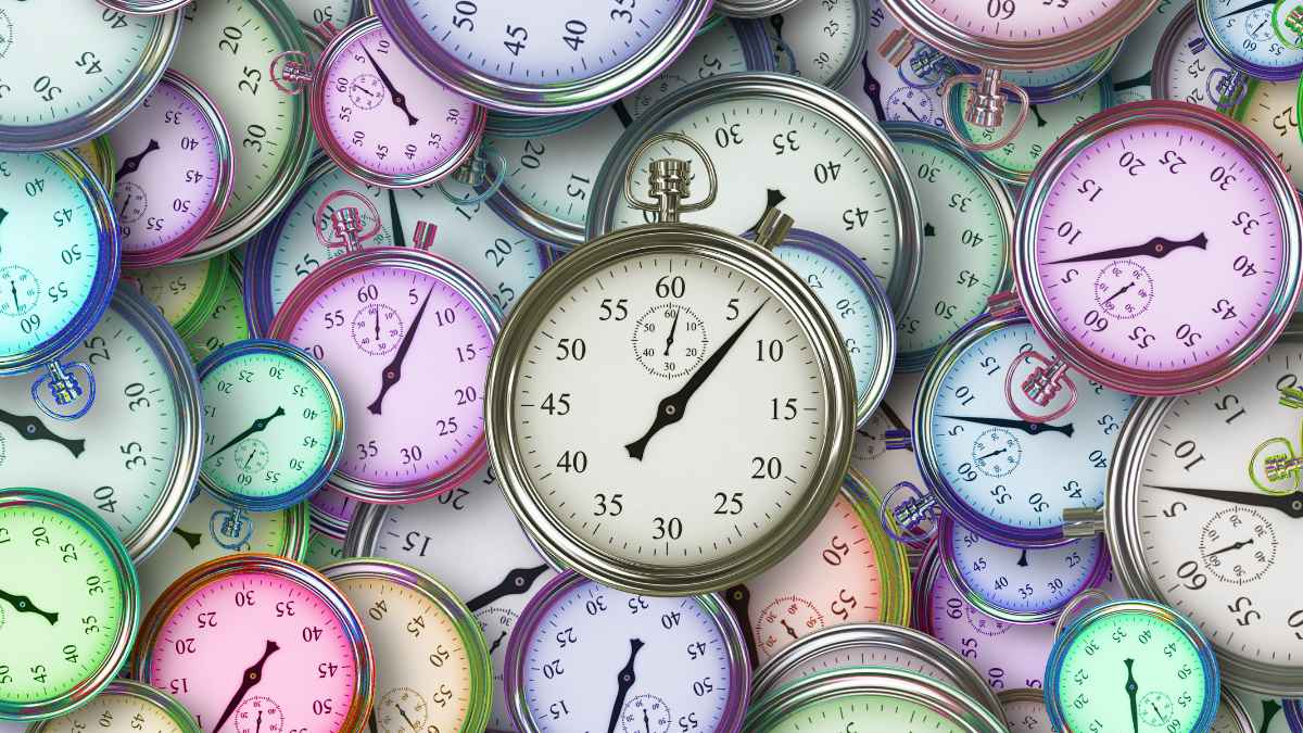 Relojes y cronómetros que representan el control horario y los sistemas de fichaje en las empresas