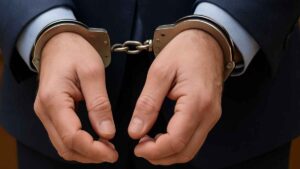 Un funcionario pierde su cargo por dar de alta a su pareja, expareja y cuñada: el TSJ lo condena a prisión, multa e inhabilitación