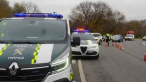 La DGT intensifica controles para Navidad y conviene conocer la respuesta a esta pregunta trampa para evitar una multa