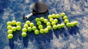 Cuánto cuesta montar una pista de pádel en España: permisos, costes, medidas y franquicias que funcionan