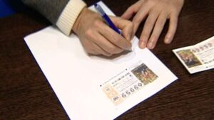 Compartir el premio del Gordo de Navidad parece fácil pero esta advertencia lo cambia todo